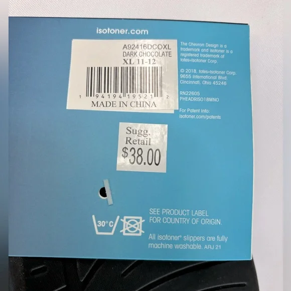 Isotoner Men's XL 11-12 Hard Sole Brown Slippers New in Package - Picture 2 of 3